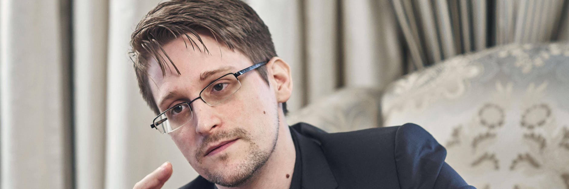Der Whistleblower Edward Snowden ist zum ersten Mal Vater geworden.
