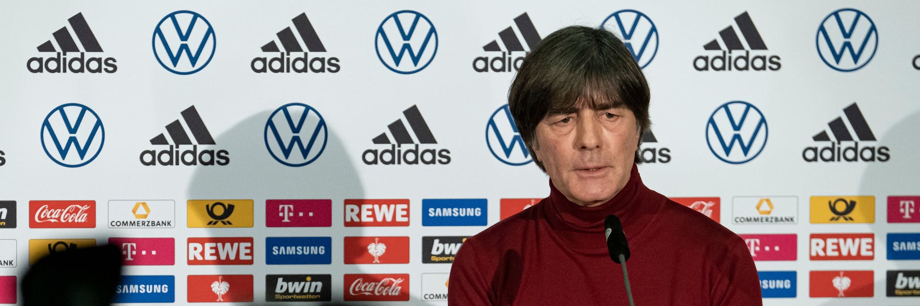 Bundestrainer Joachim Löw nahm erstmals seit dem 0:6-Debakel gegen Spanien Stellung - und redete Tacheles. 