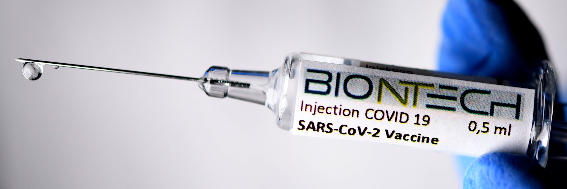 Der Corona-Impfstoff wird bereits produziert. Zugelassen ist er bisher noch nicht.