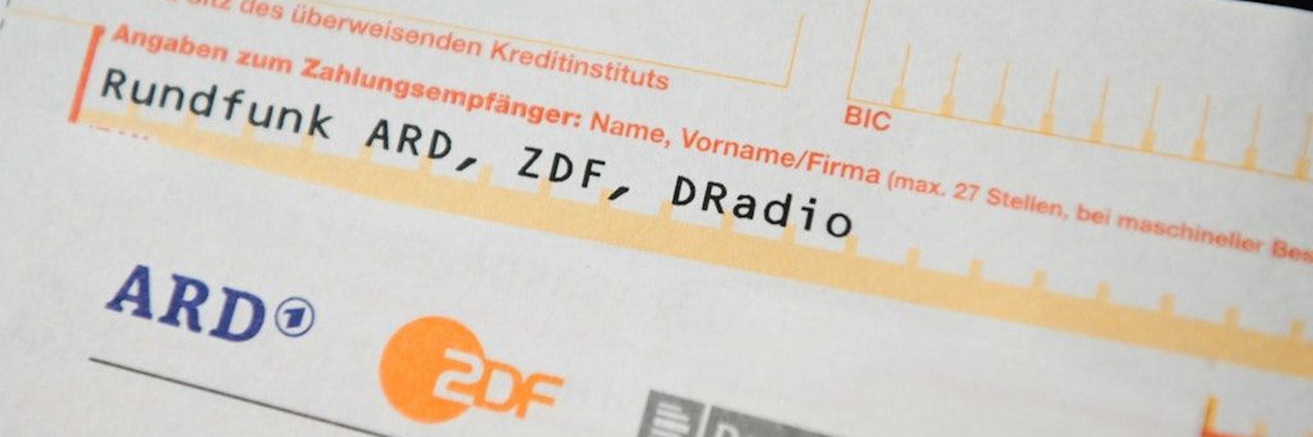 Noch liegt der Rundfunkbeitrag bei 17,50 Euro.