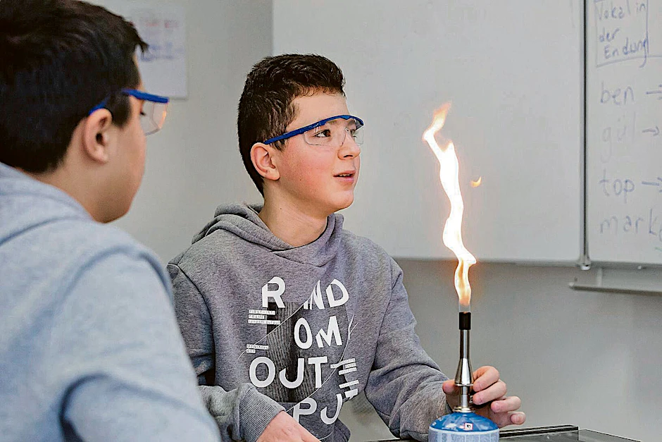 Schüler an der Quinoa Schule im Wedding. Die Schule wurde von zwei ehemaligen Teach-First-Fellows gegründet und hat gerade den Deutschen Arbeitgeberpreis 2020 in der Kategorie „Schulische Bildung“ gewonnen.