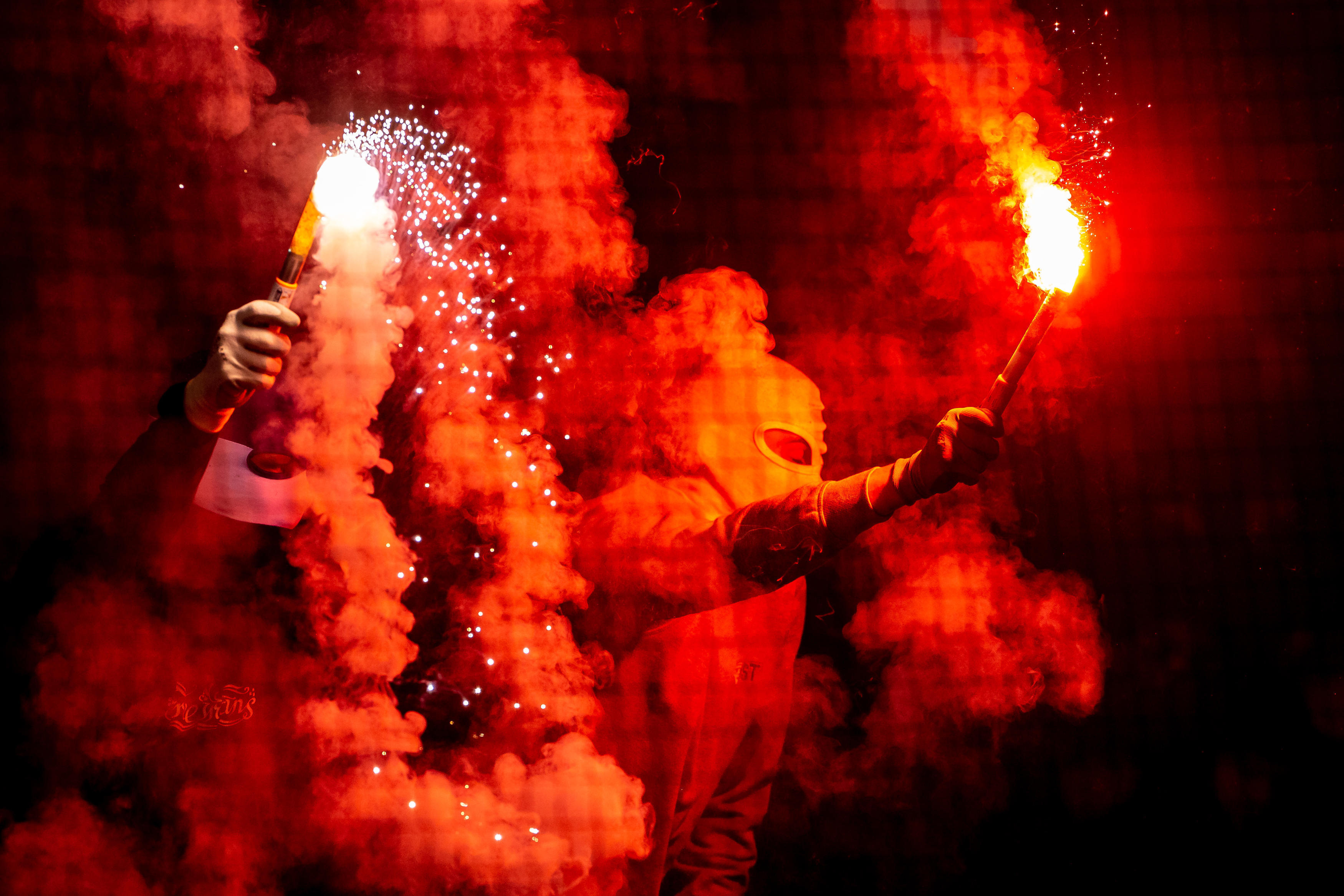 2. Bundesliga : Hamburger SV Darf Offiziell Pyrotechnik Abbrennen