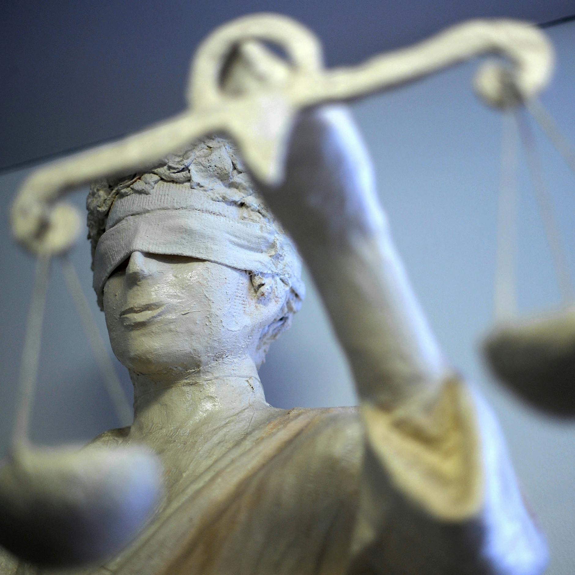 Erste Klagen gegen Verkürzung des Genesenenstatus