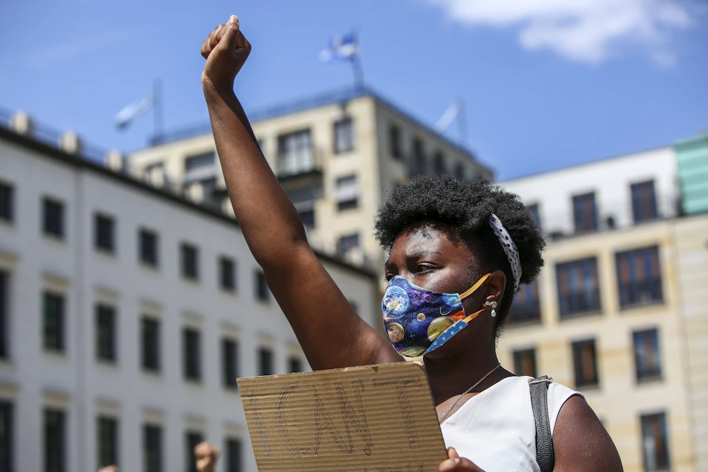 Friedliche Proteste in Berlin gegen Polizeigewalt in den USA