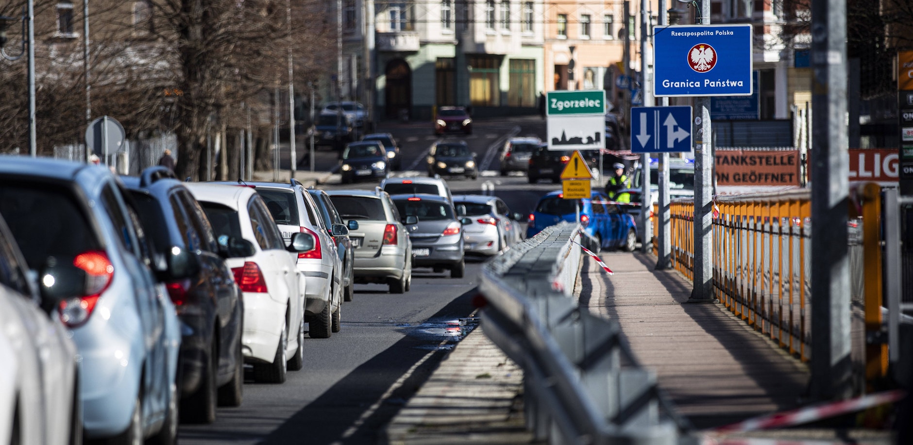 Der Verkehr fließt wieder. Seit Sonnabend sind die Grenzen zwischen Deutschland und Polen wieder offen.