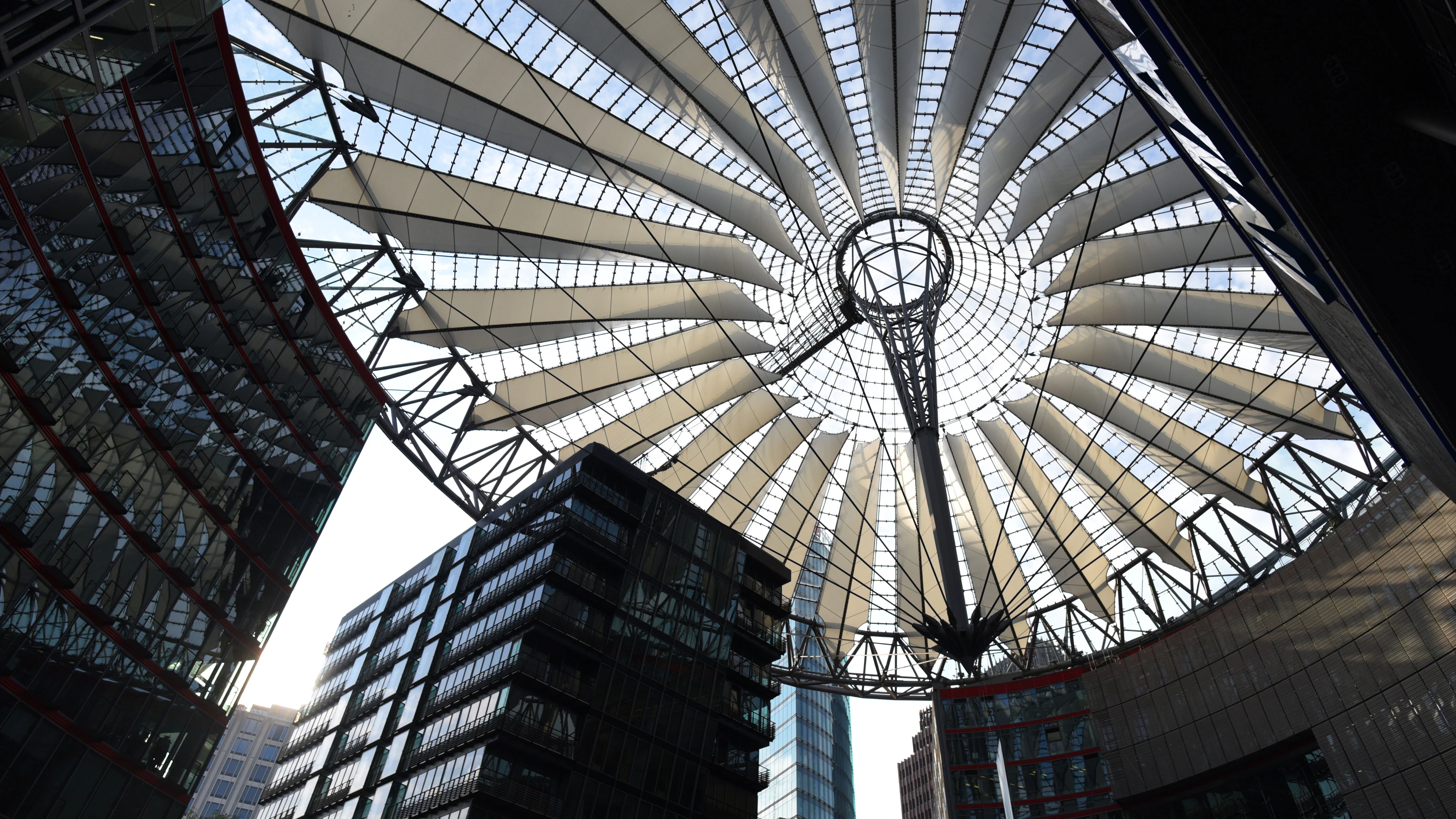 Markantes Dach: das Sony Center am Potsdamer Platz.&nbsp;