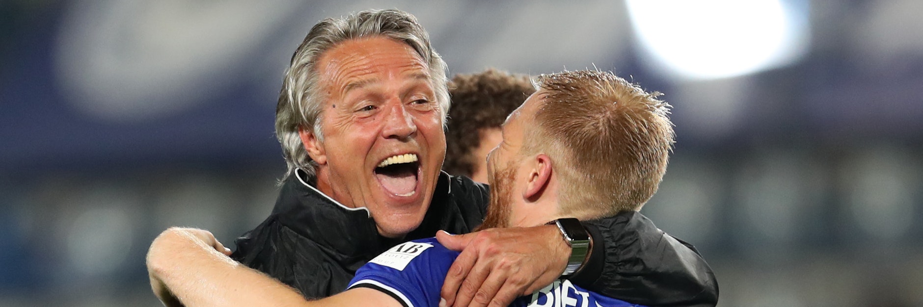 Pure Freude: Ex-Dynamo-Trainer Uwe Neuhaus steigt mit Arminia Bielefeld in die Bundesliga auf. 