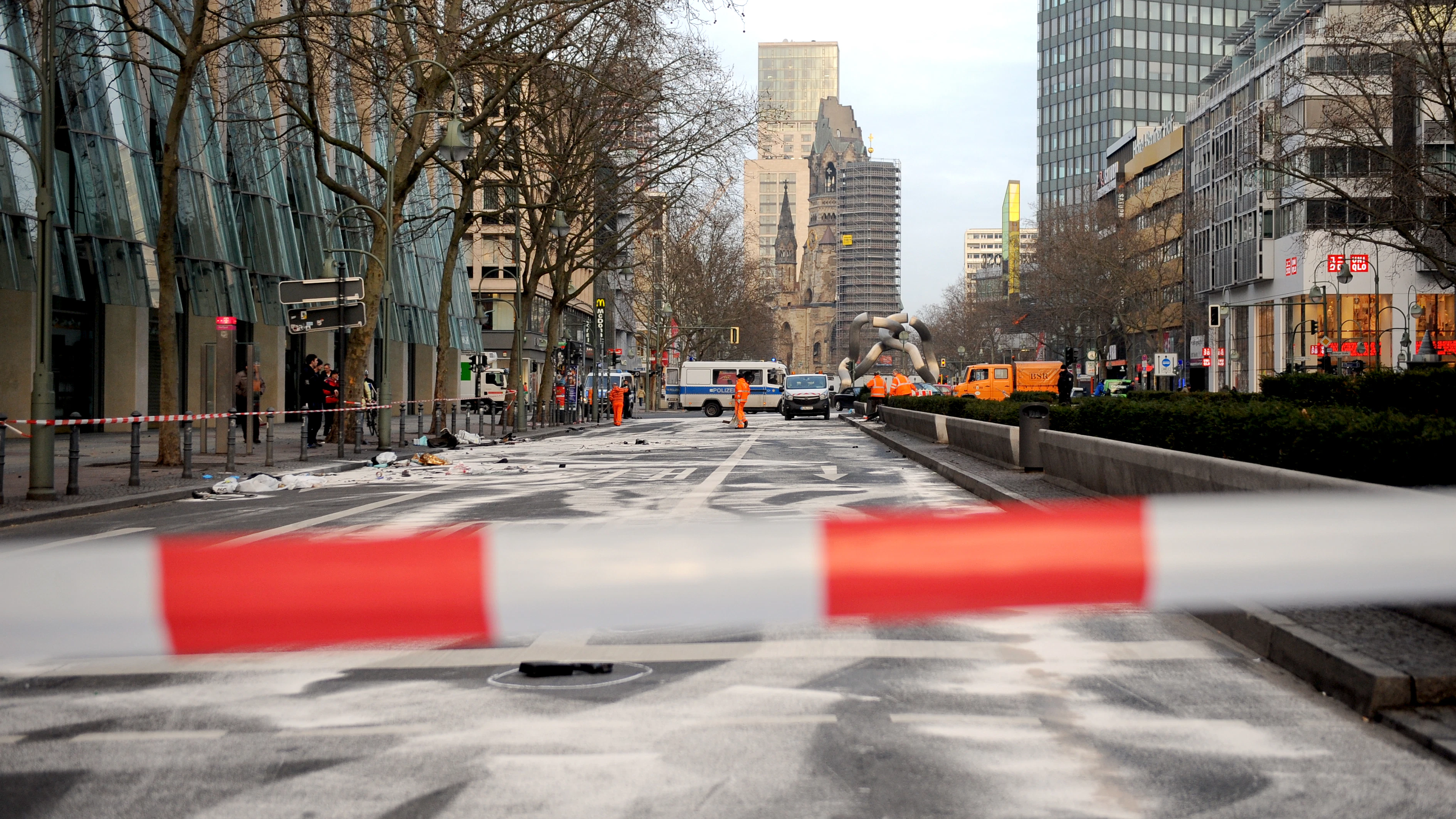 Die gesperrte Tauentzienstraße nach dem Autorennen 2016.&nbsp;
