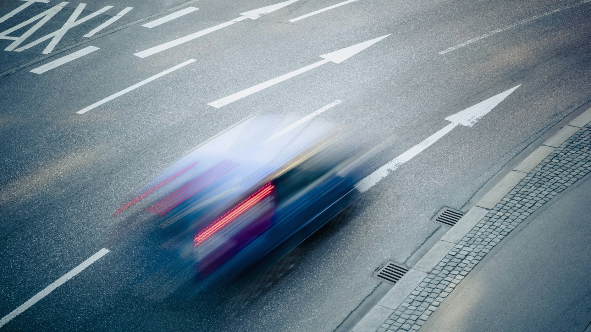 Die Raser waren mit mindestens 160 km/h unterwegs.<br>