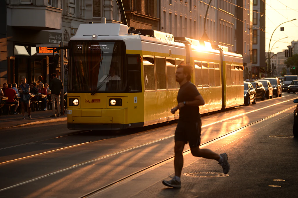 Straßenbahnen und Busse der BVG sind langsamer geworden