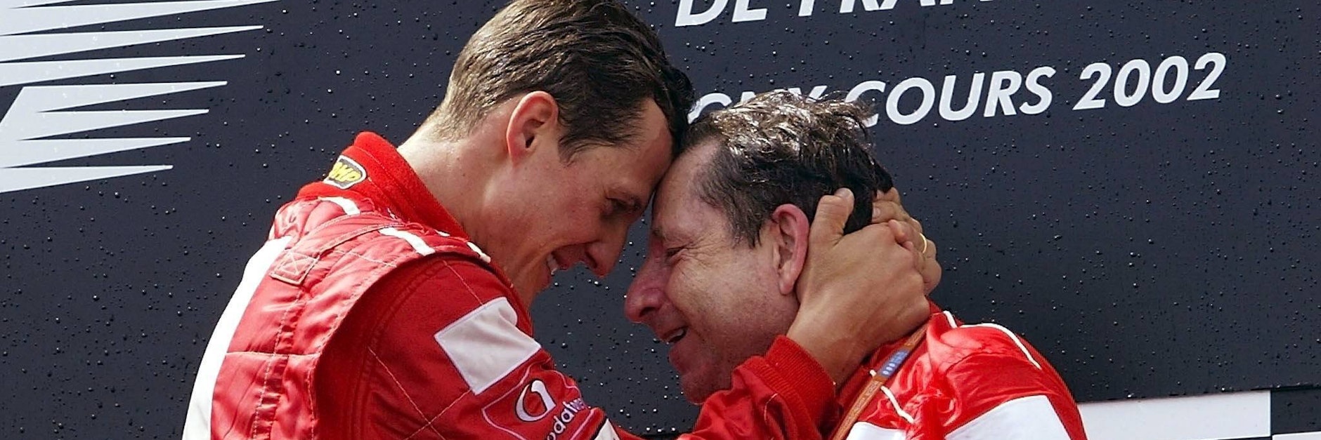 Michael Schumacher (l.) und Jean Todt feiern einen ihrer zahlreichen Siege. 