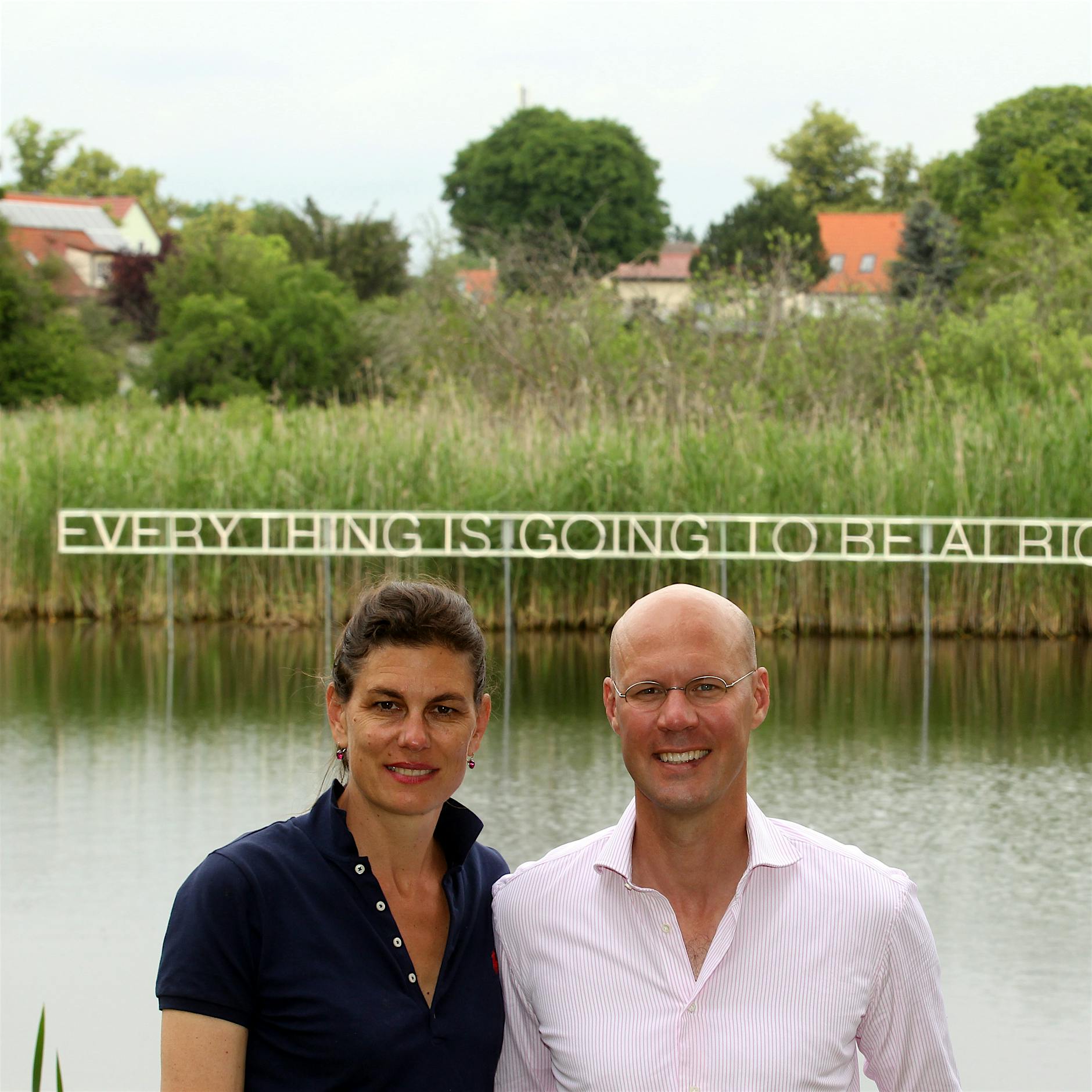 Ai Wei Wei im Park von Schloss Schwante