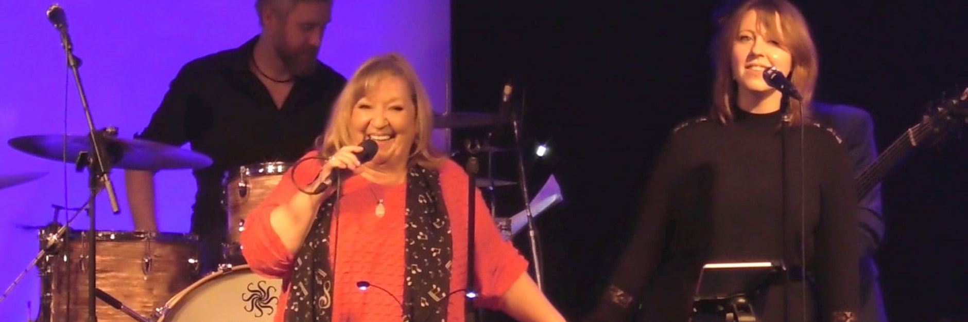 Halten zusammen: Angelika Mann und ihrer Tochter Ulrike Weidemüller bei einem Konzert.<br>