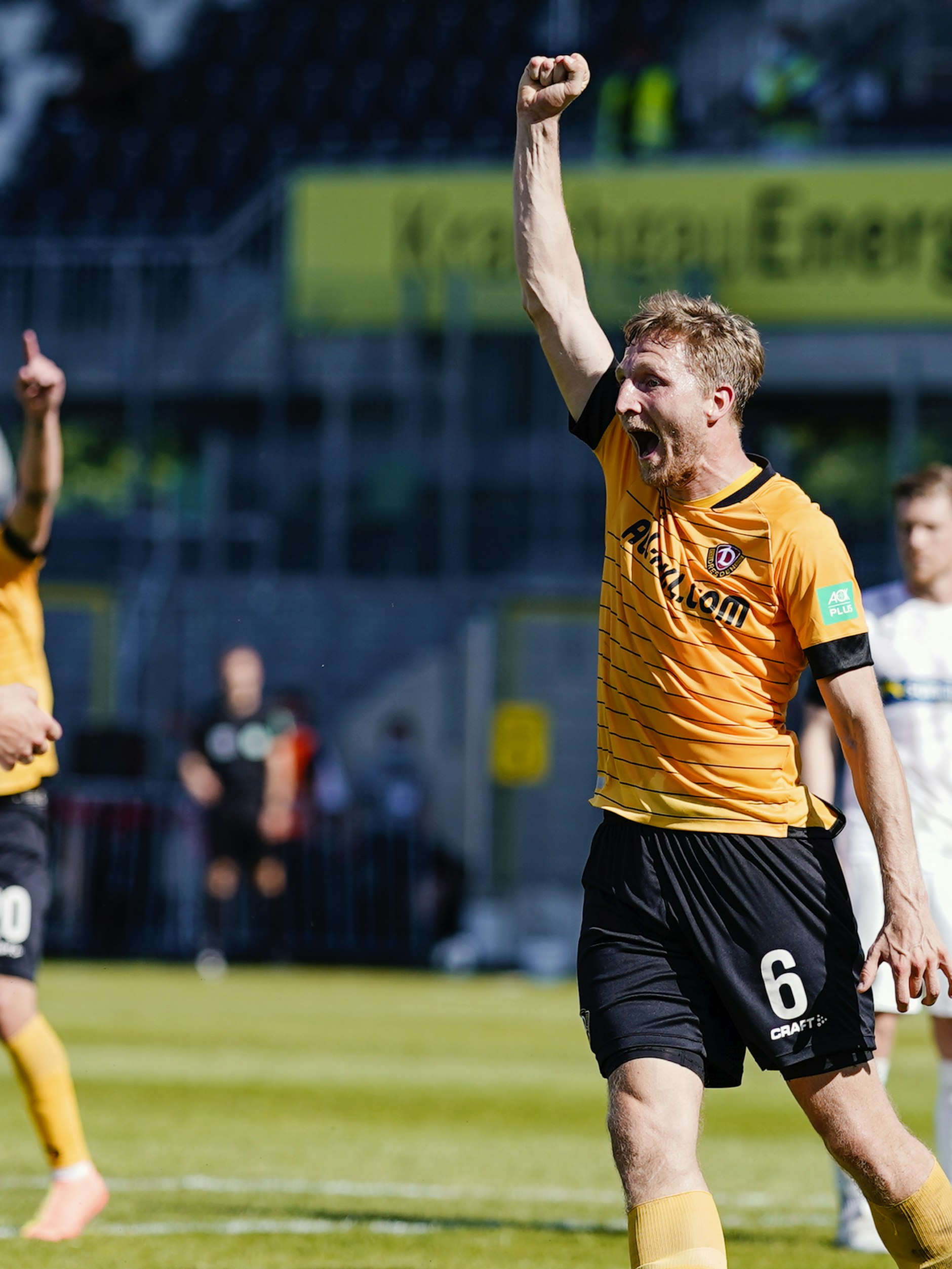 Dresdens Marco Hartmann jubelt über das Tor zum 0:1.&nbsp;