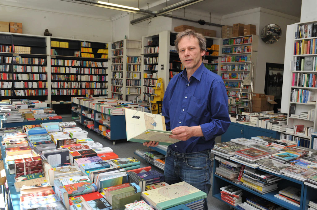 Gentrifzierung in Kreuzberg: Buchhändler sollte Vermieter auf Youtube loben
