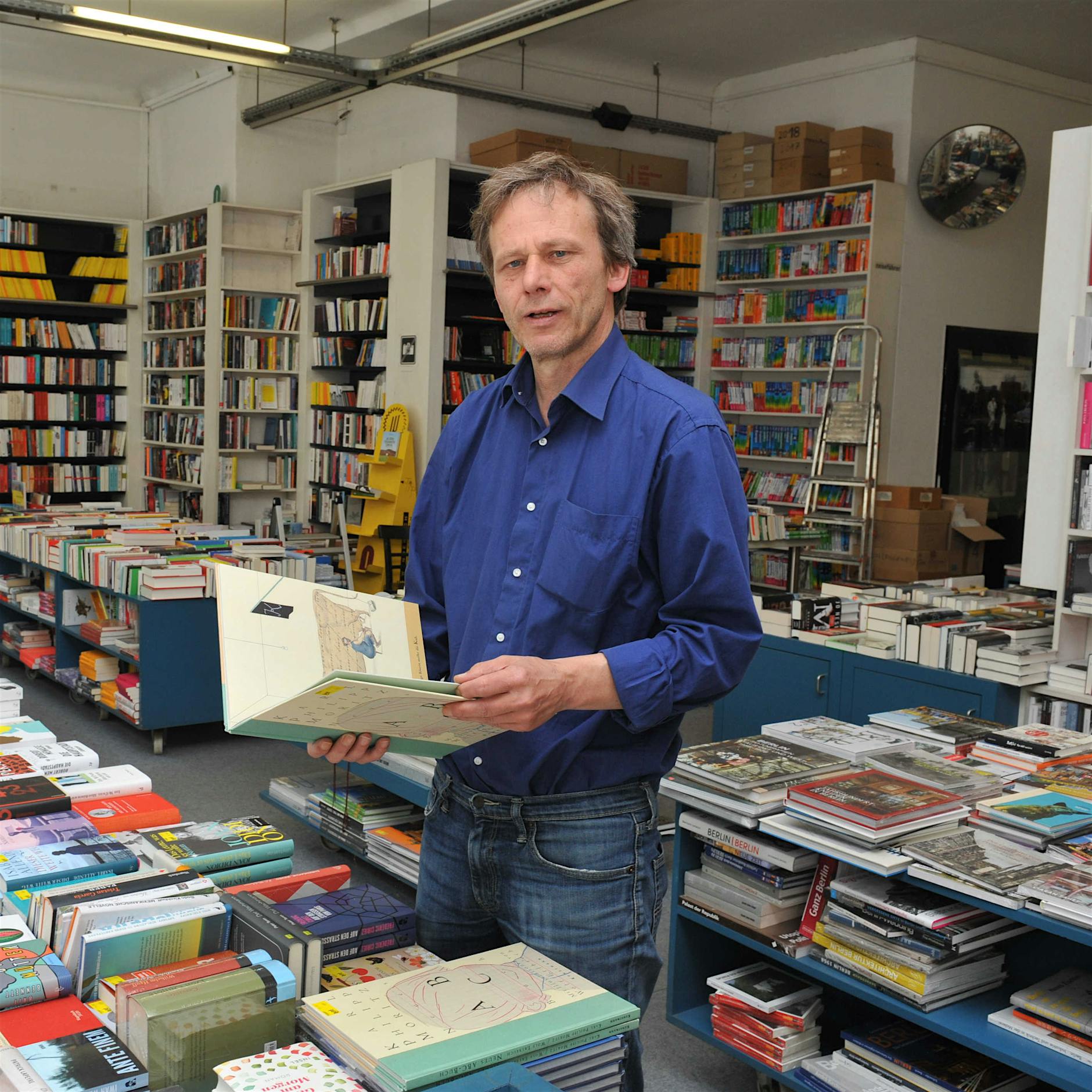 Gentrifzierung in Kreuzberg: Buchhändler sollte Vermieter auf Youtube loben
