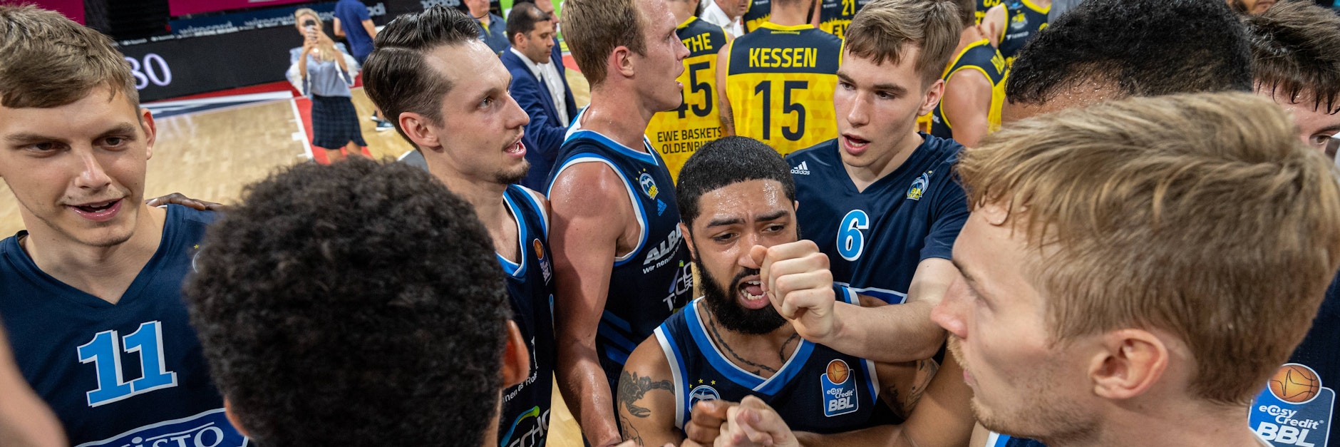 Alba jubelt: Der erste Titel seit 2008 ist greifbar.