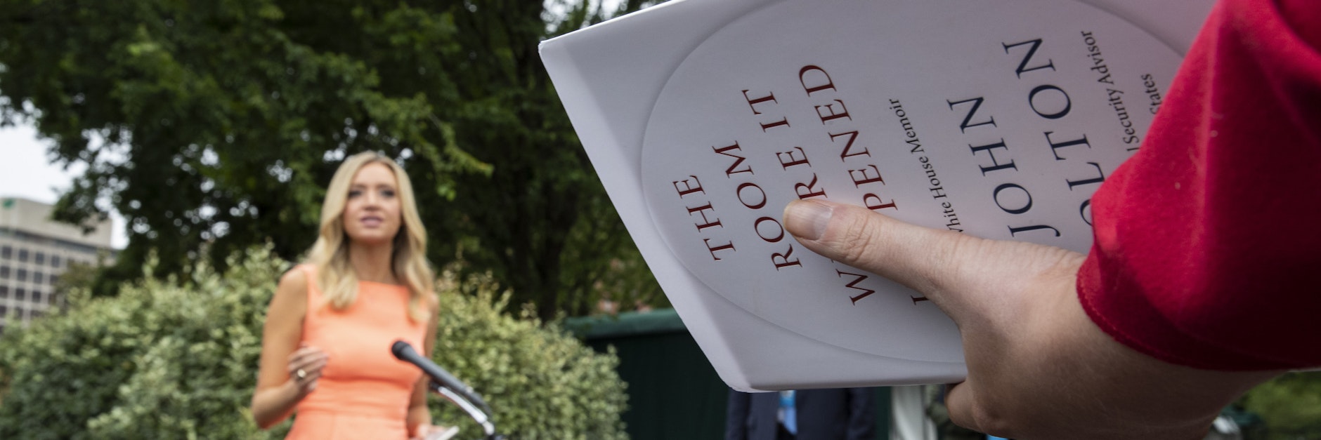 Der ehemalige nationale Sicherheitsberater Bolton erhebt seinem neuen Enthüllungsbuch schwere Vorwürfe gegen US-Präsident Trump. Besonders explosiv: Trump habe den chinesischen Präsidenten Xi gebeten, ihm bei der Wiederwahl im November zu helfen. 