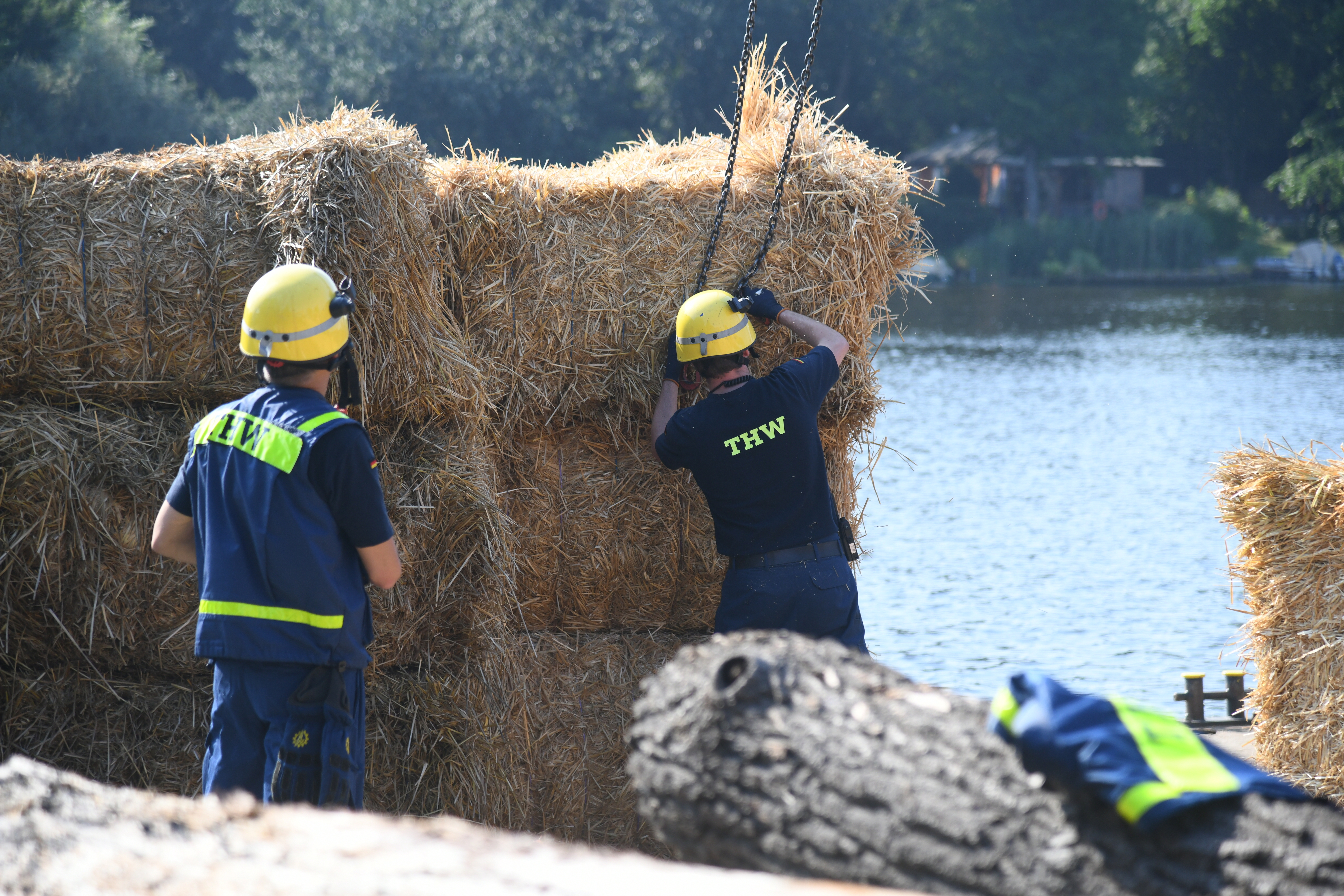 Image - Weltkriegsbombe in der Havel gesprengt