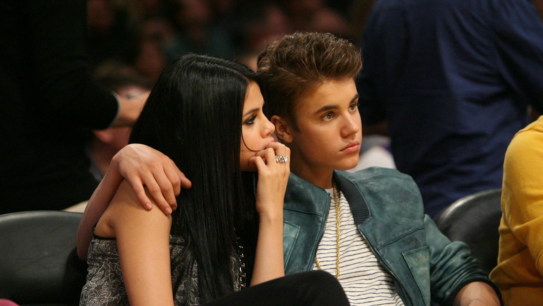 Der kanadische Sänger war von 2011 bis 2028 mit Selena Gomez zusammen.