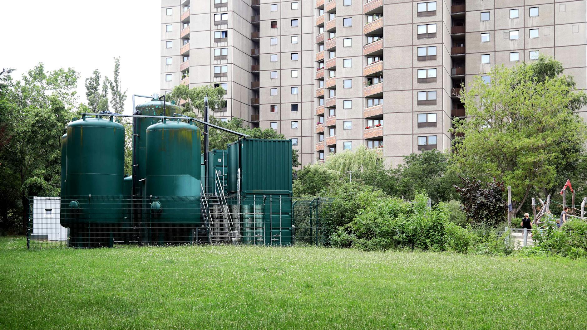 Die Grundwasser-Reinigungsanlage in der Nähe des Teichs. Sie soll um eine Pflanzen-Kläranlage ergänzt werden.