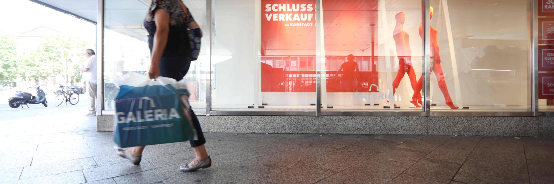 Von den mehr als 60 Kaufhäusern, die das Unternehmen bundesweit aufgeben will, steht jedes zehnte in Berlin. 