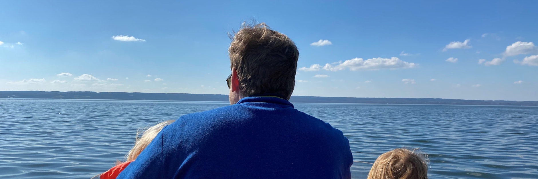 Björn Vedder mit seinen Kindern auf dem Ammersee bei München.&nbsp;