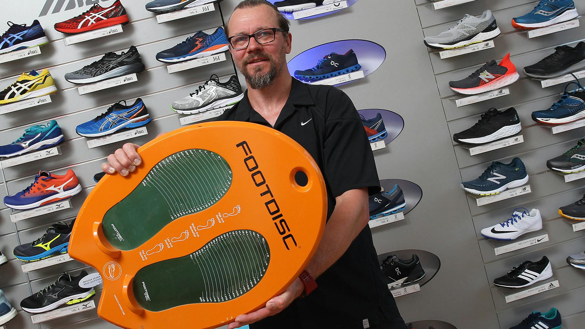 Kennt sich mit Laufschuhen aus: der frühere Olympiateilnehmer Michael Gottschalk.