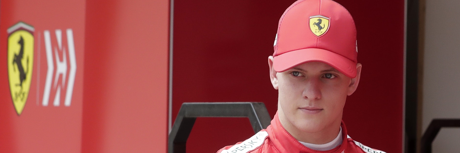 Mick Schumacher konnte gar nicht lachen. Ein Defekt an seinem Bord-Feuerlöscher machte alle Hoffnungen auf einen Sieg kaputt.