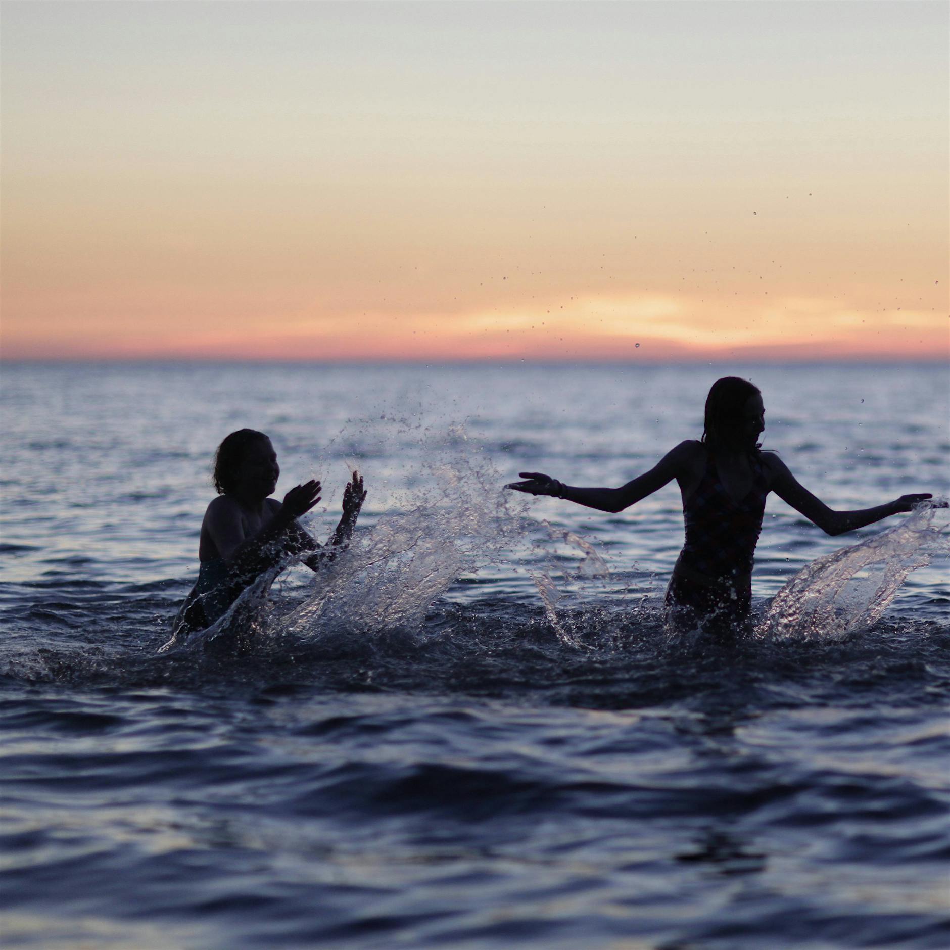 Sommerferien in der Krise: Trotz Corona ins Ausland fahren?