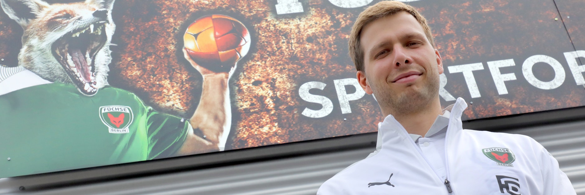 Bittet zum Trainingsauftakt: Der neue Füchse-Coach Jaron Siewert.