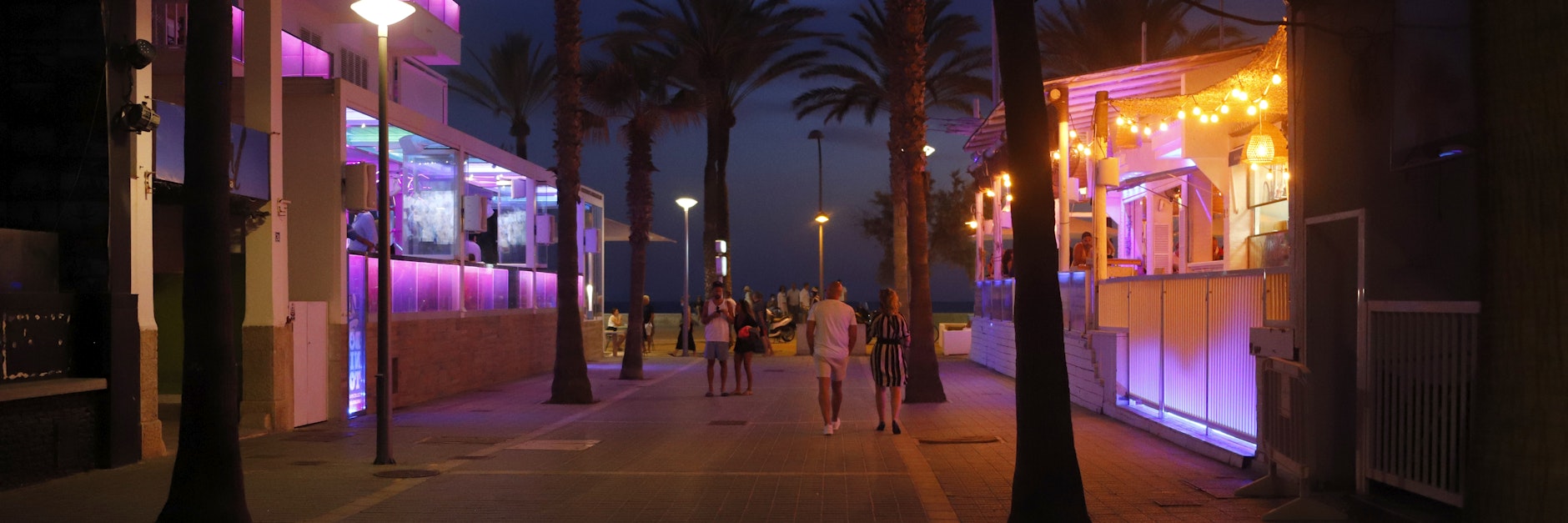 „Bierstraße“: Erstmals werden auf der spanischen Insel mitten im Sommer alle Vergnügungslokale im Herzstück des „Ballermanns“ an der Playa de Palma zwangsgeschlossen.