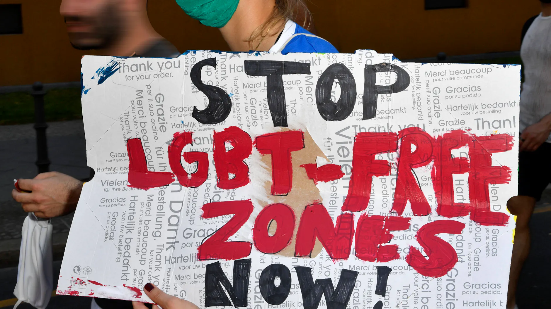 Protest gegen "LGBT-freie Zonen" in Berlin. 