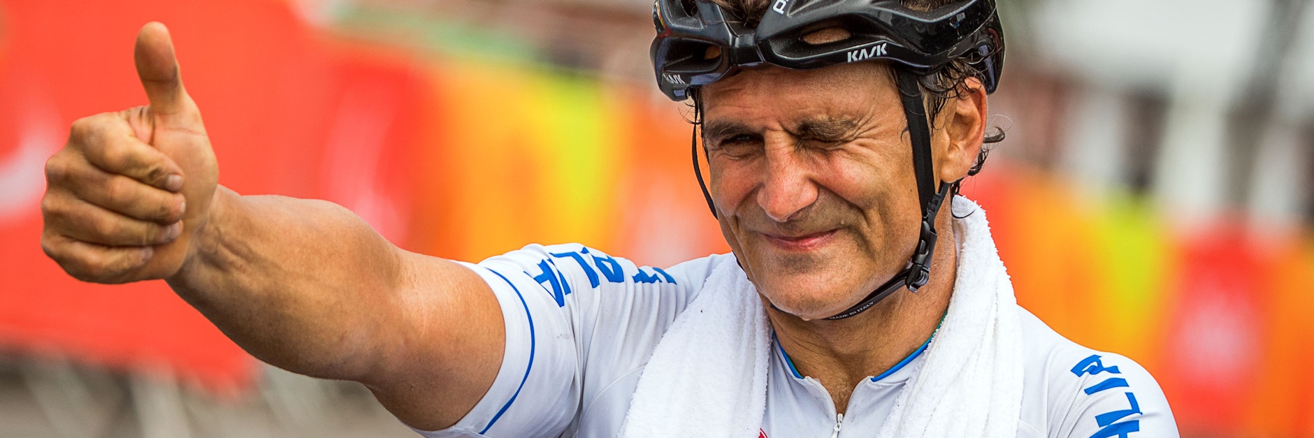 Alessandro Zanardi blieb trotz schwerer Schicksalsschläge immer Optimist. Jetzt hat er den schwersten Kampf vor sich.