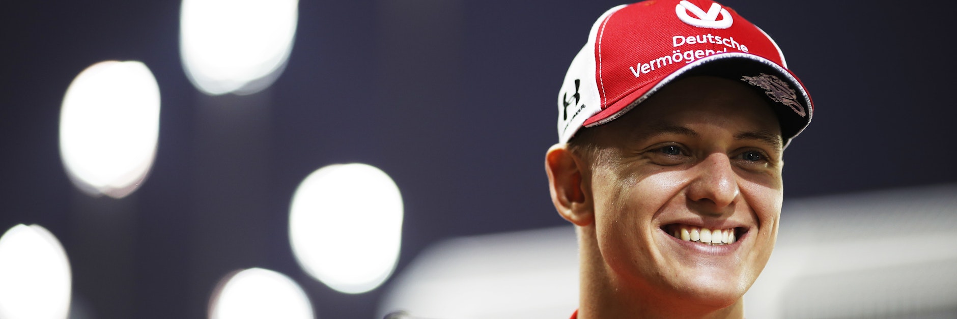 Mick Schumacher ist gut gelaunt. Platz 3 auf dem Hungaroring macht ihn glücklich.