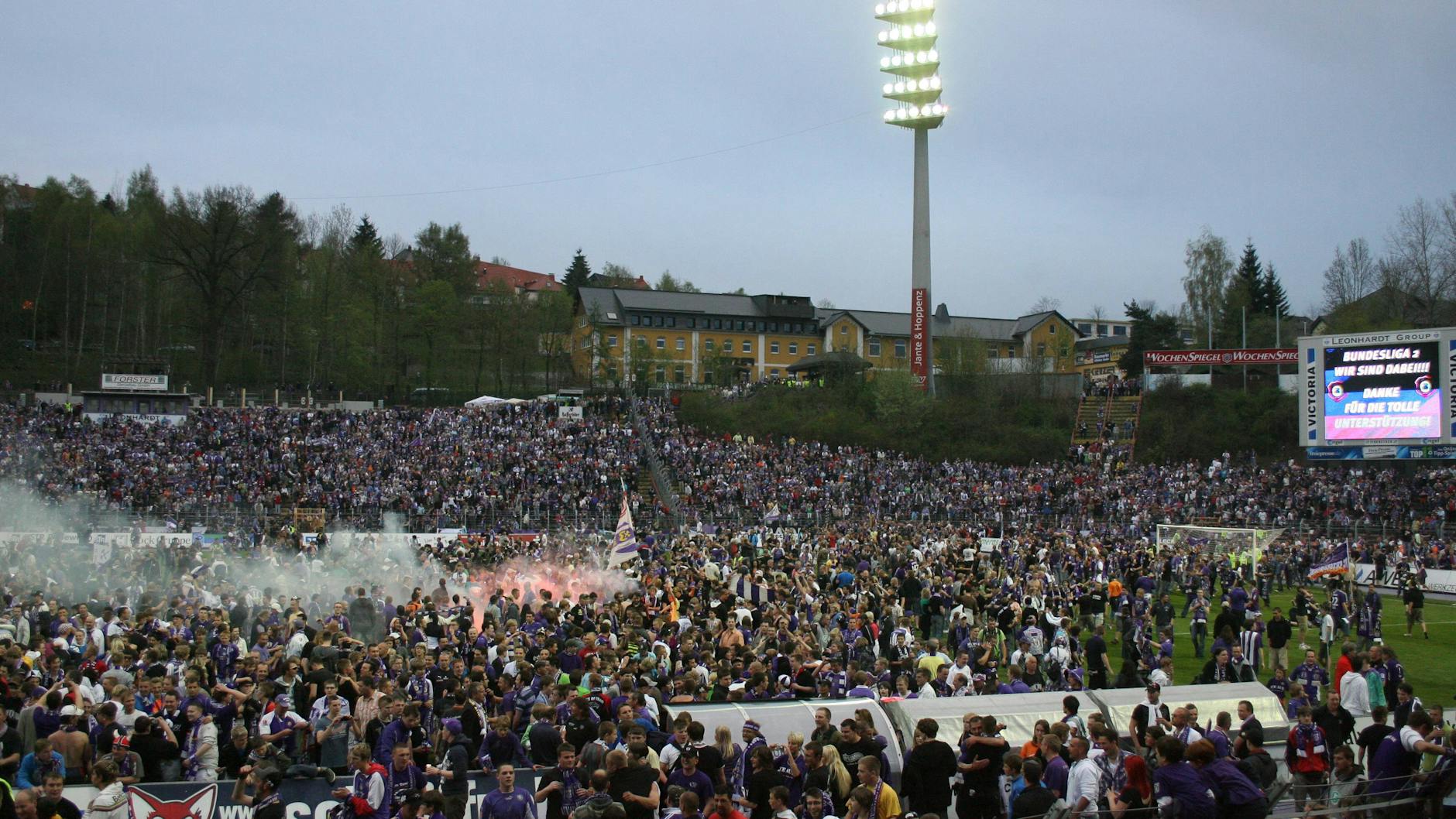Das tobende Erzgebirgsstadion beim Aufstieg 2010.