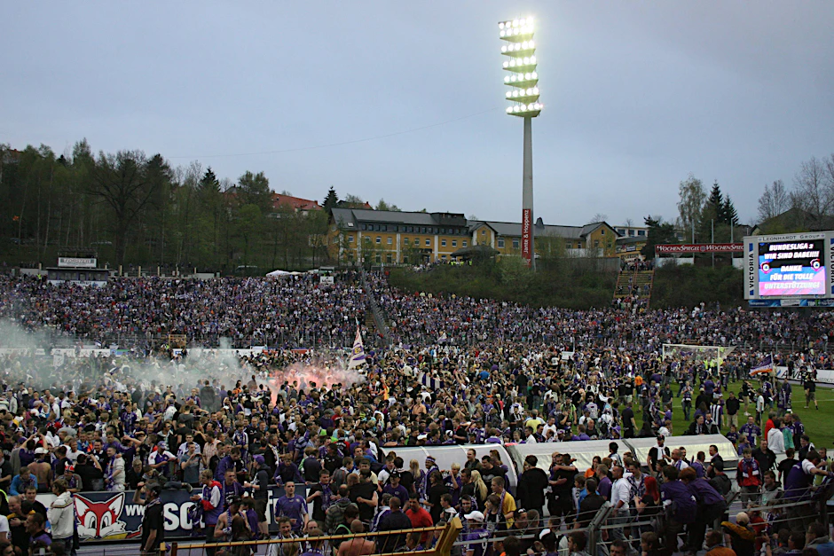 Das tobende Erzgebirgsstadion beim Aufstieg 2010.