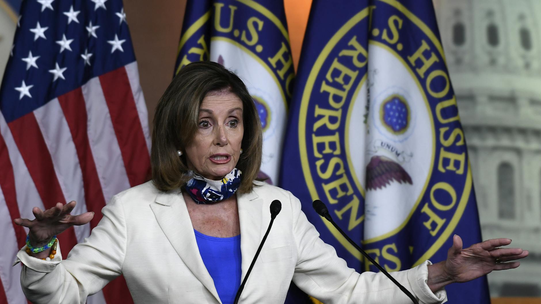 „Wir leben nicht in einer Bananenrepublik“ - die Vorsitzende des Repräsentantenhauses, Nancy Pelosi, hat die Polizeieinsätze scharf kritisiert.