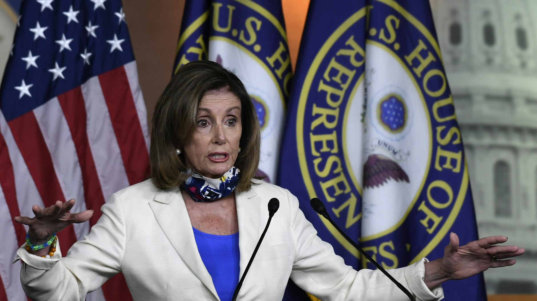 „Wir leben nicht in einer Bananenrepublik“ - die Vorsitzende des Repräsentantenhauses, Nancy Pelosi, hat die Polizeieinsätze scharf kritisiert.