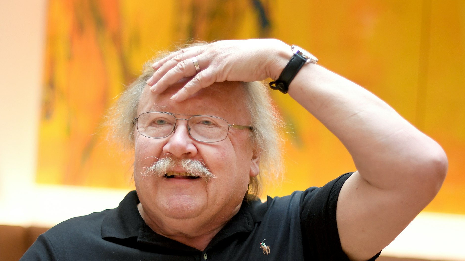 Peter Sloterdijk schaut nach vorn und begrüßt die Corona-Pandemie als Demokratiekunde.