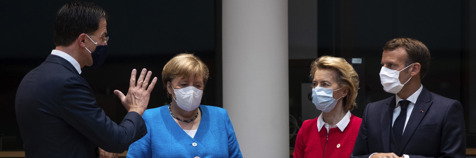 Holland-Premier Mark Rutte (v. l.), Kanzlerin Angela Merkel, EU-Kommissionschefin Ursula von der Leyen und Frankreichs Präsident Emmanuel Macron.