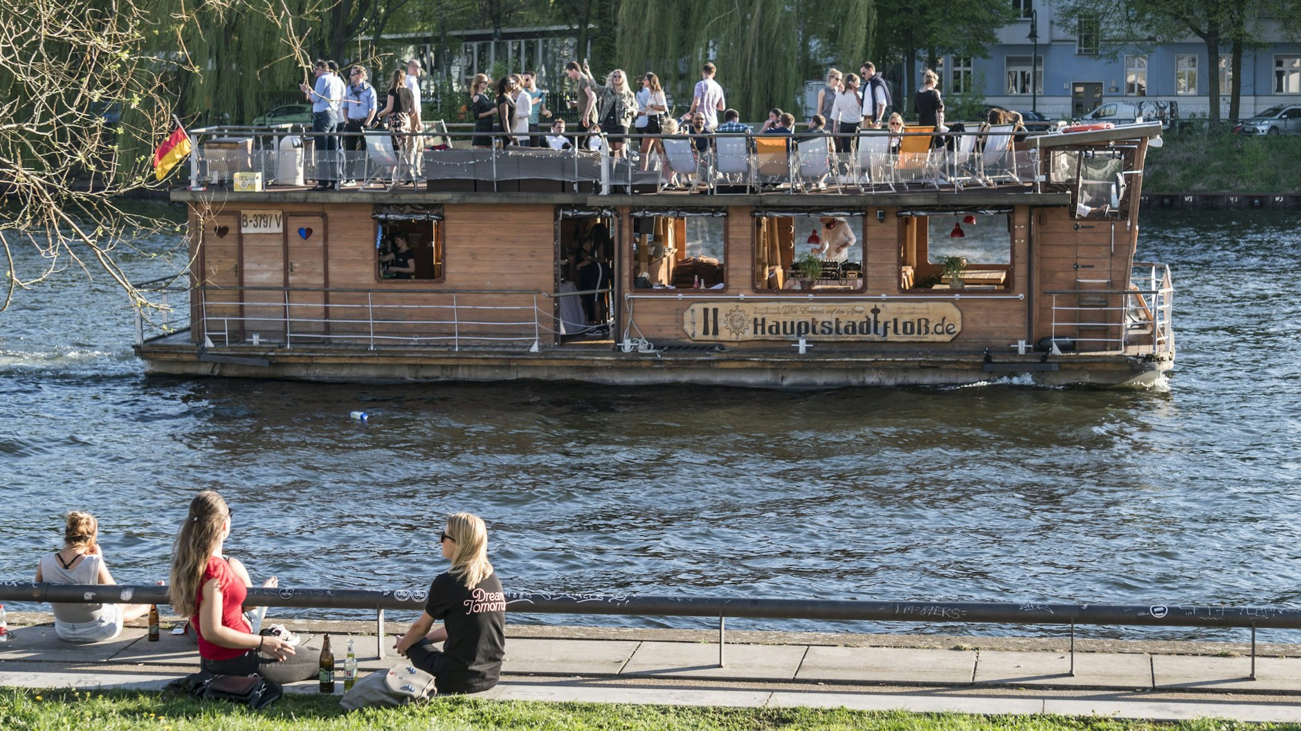 Party auf dem Wasser – eine Lieblingsbeschäftigung der Berliner und ihrer Gäste.