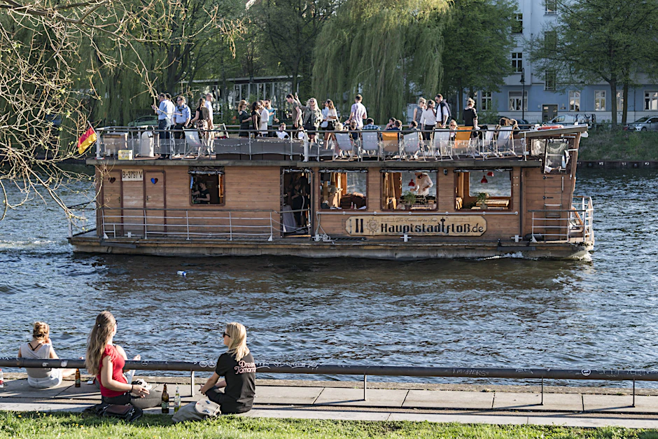 Party auf dem Wasser – eine Lieblingsbeschäftigung der Berliner und ihrer Gäste.