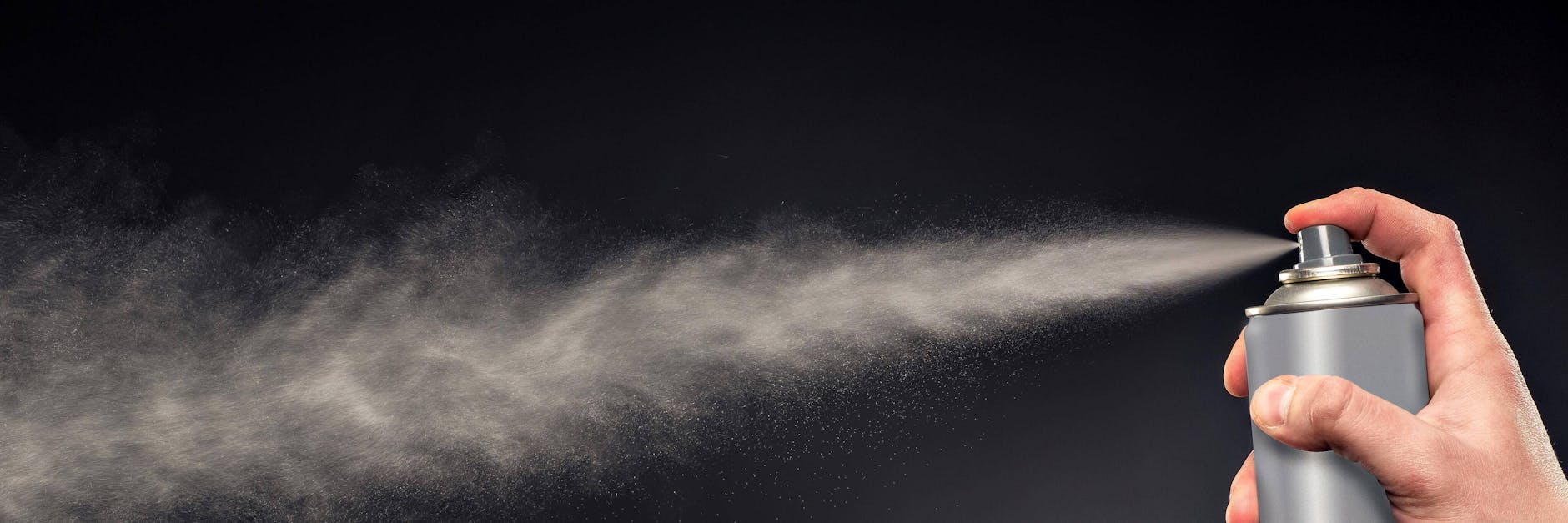 Aluminiumhaltige Deos sind weniger belastend für den Körper als bisher angenommen.