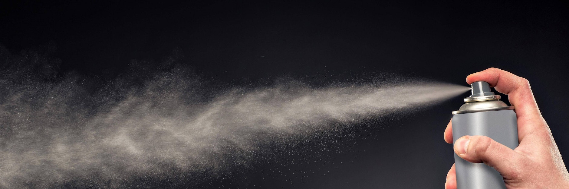 Aluminiumhaltige Deos sind weniger belastend für den Körper als bisher angenommen.