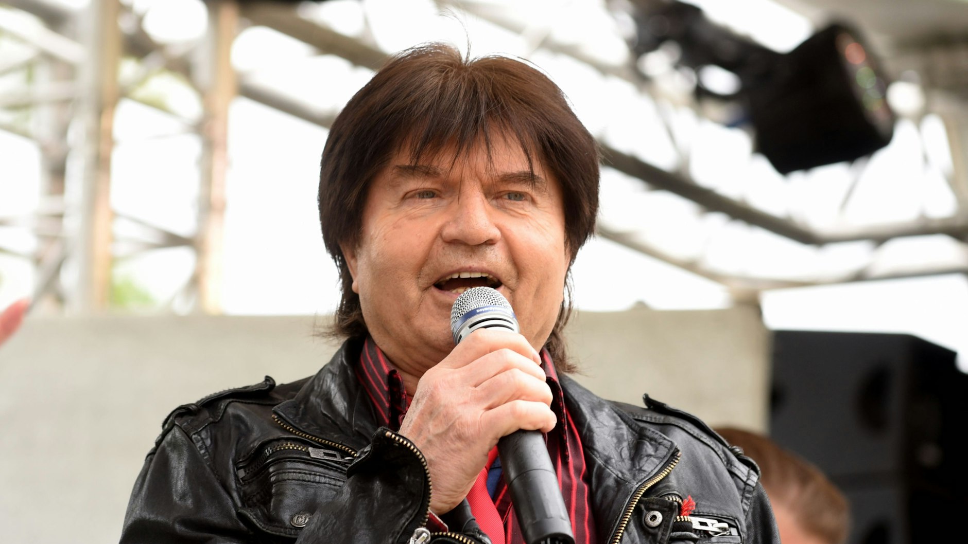 Schlager-Star Uwe Jensen („Ein Freund, der zu dir hält“) steht seit über 45 Jahren auf der Bühne.