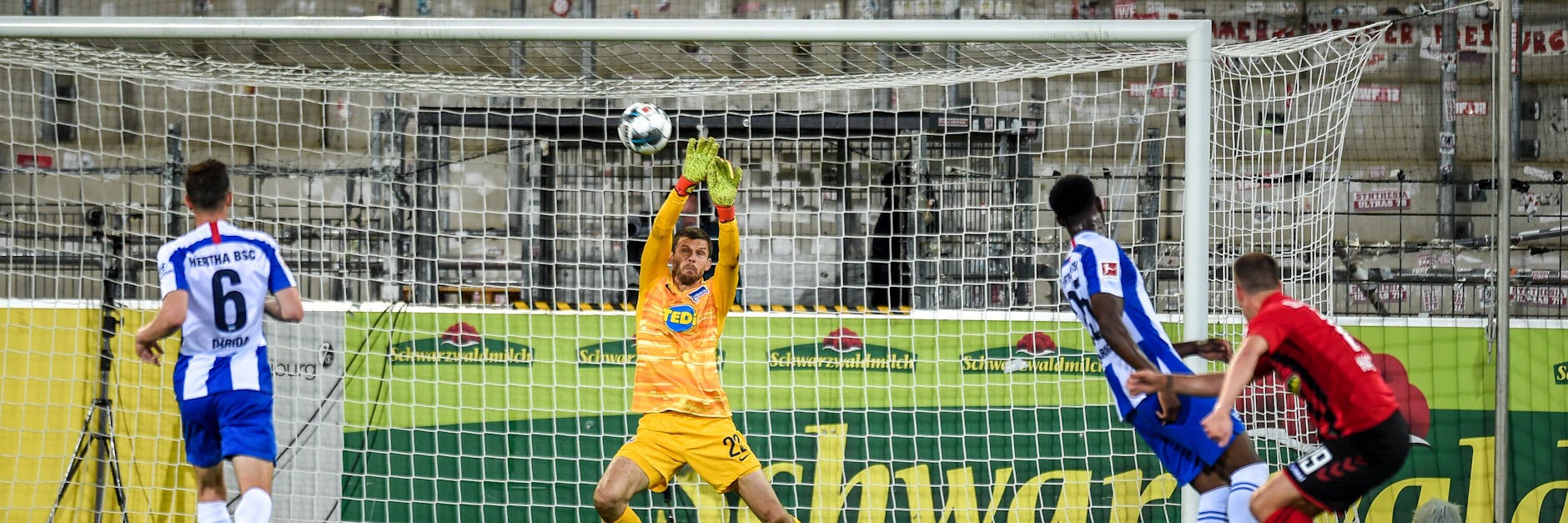 Torhüter Rune Jarstein (35) galt schon als Auslaufmodell. Doch der Norweger könnte auch in der neuen Saison Herthas Nummer eins sein. 
