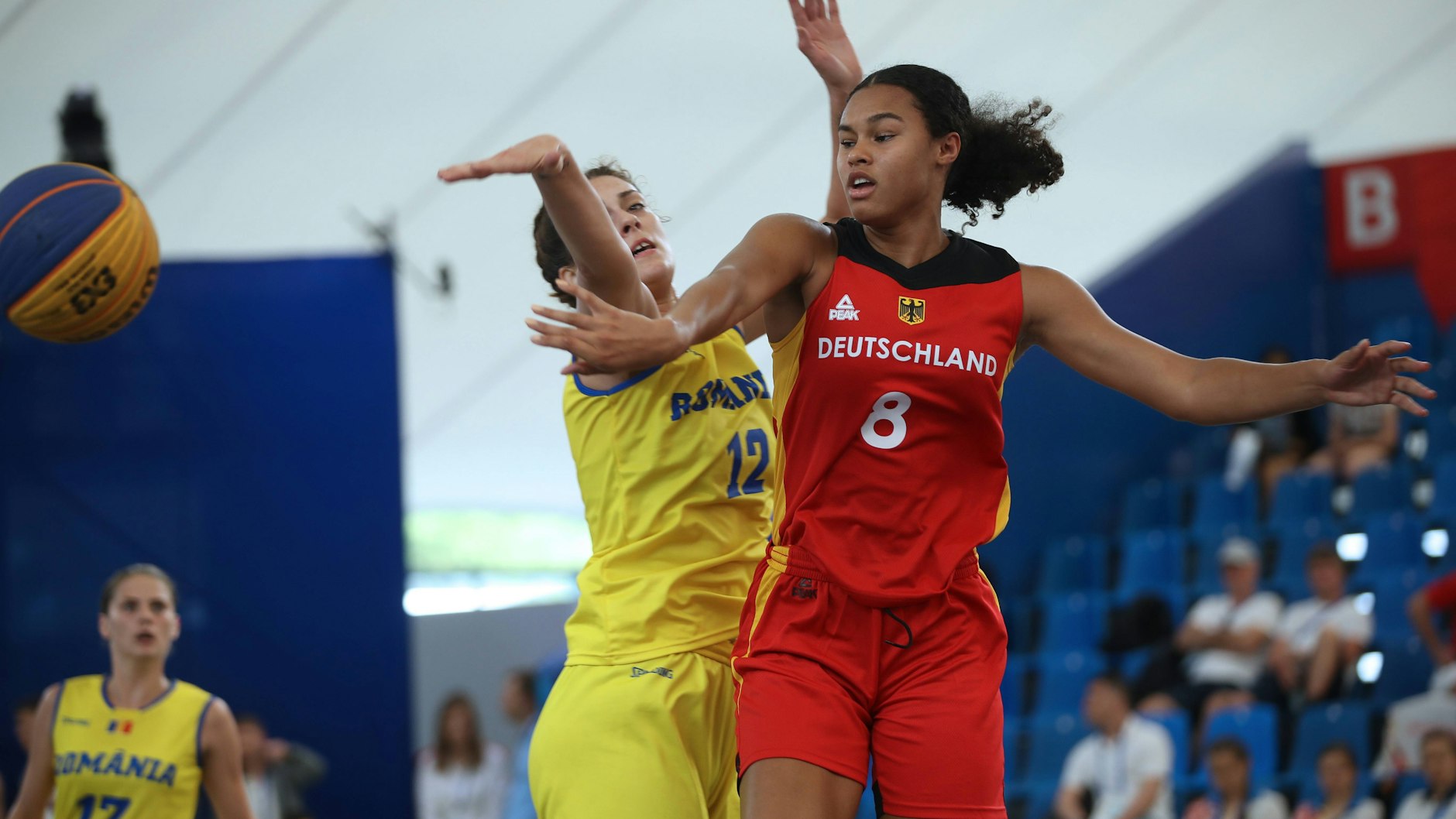 Satou Sabally im Trikot der deutschen Nationalmannschaft.