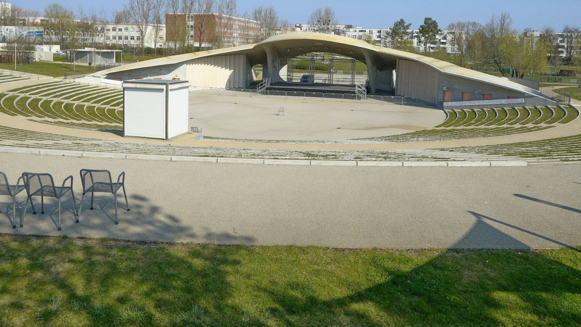 Steht zurzeit Corona-bedingt leer, ist aber auf Open Airs ausgelegt: Die Arena in den Gärten der Welt in Marzahn-Hellersdorf.&nbsp;&nbsp;
