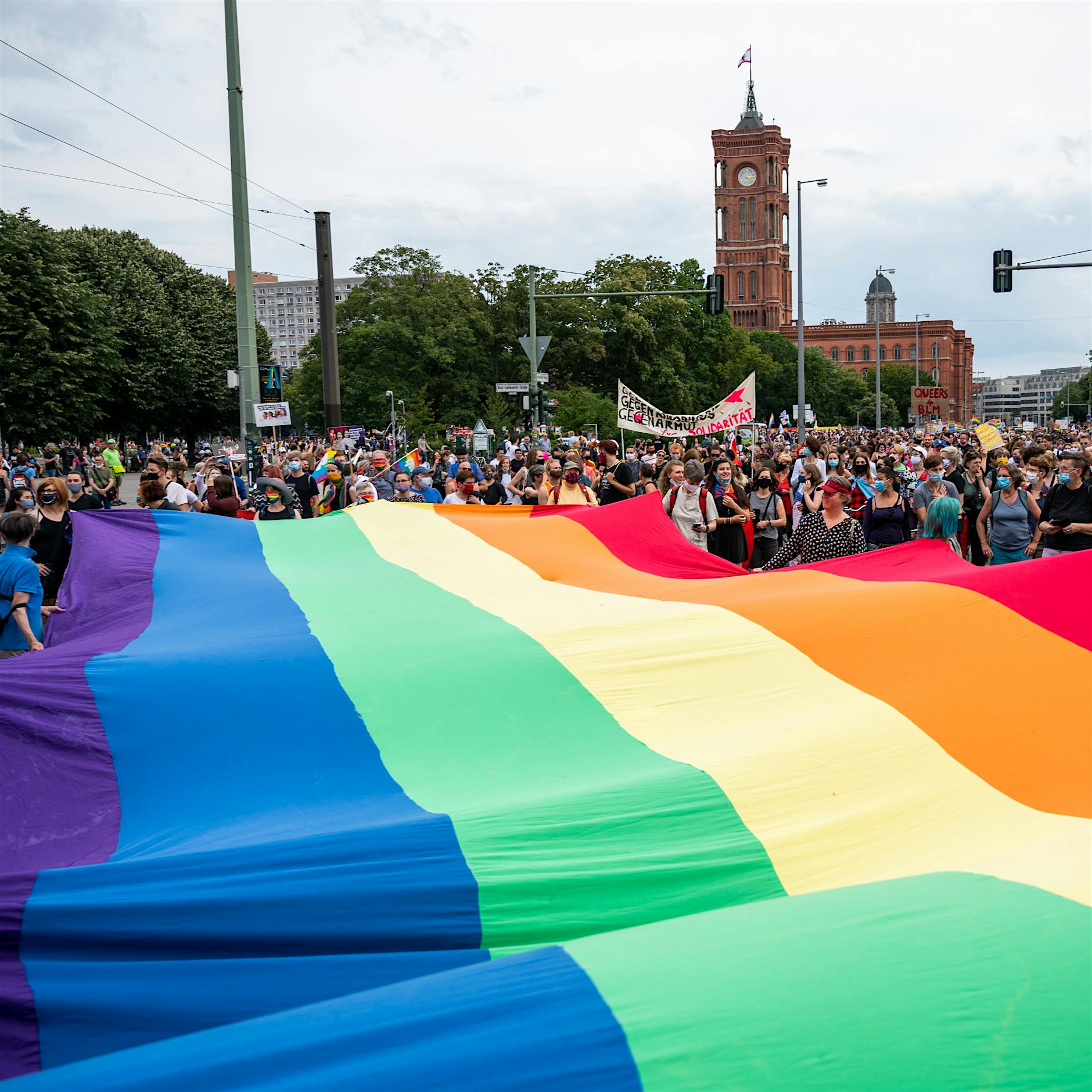 CSD in Berlin: Regenbogen-Demo im Internet